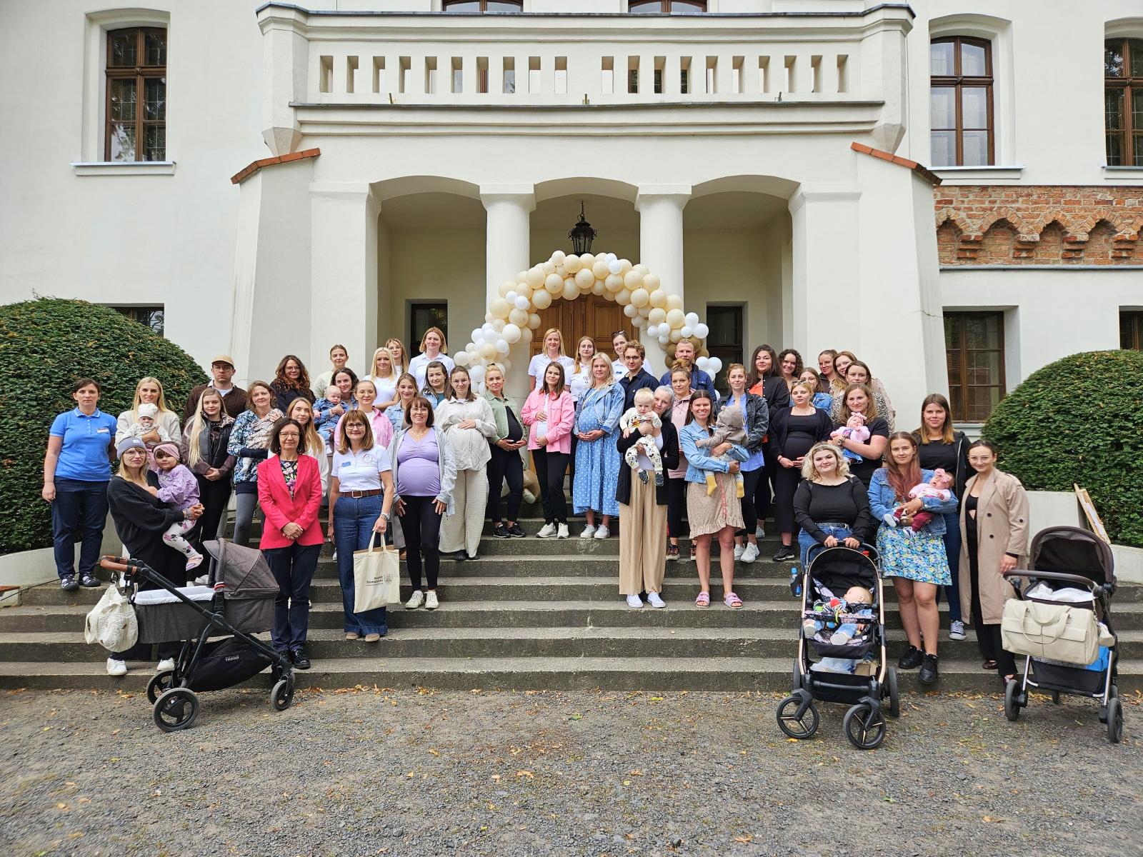 Zdjęcie: Szamotulska Porodówka wspiera karmiące mamy i kobiety w ciąży
